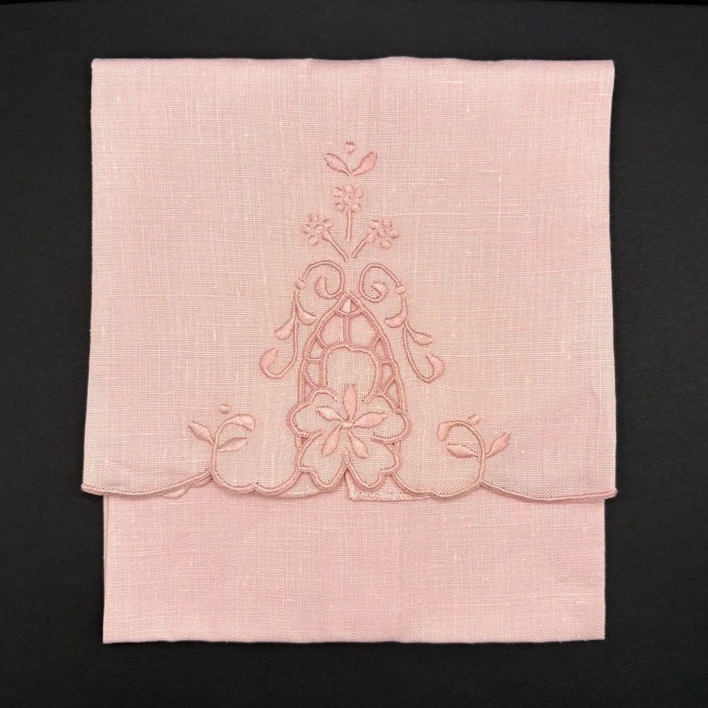 Vintage Pink Embroidered Linen Leacock Portugal Cutwork‎ Towel Dresser Scarf